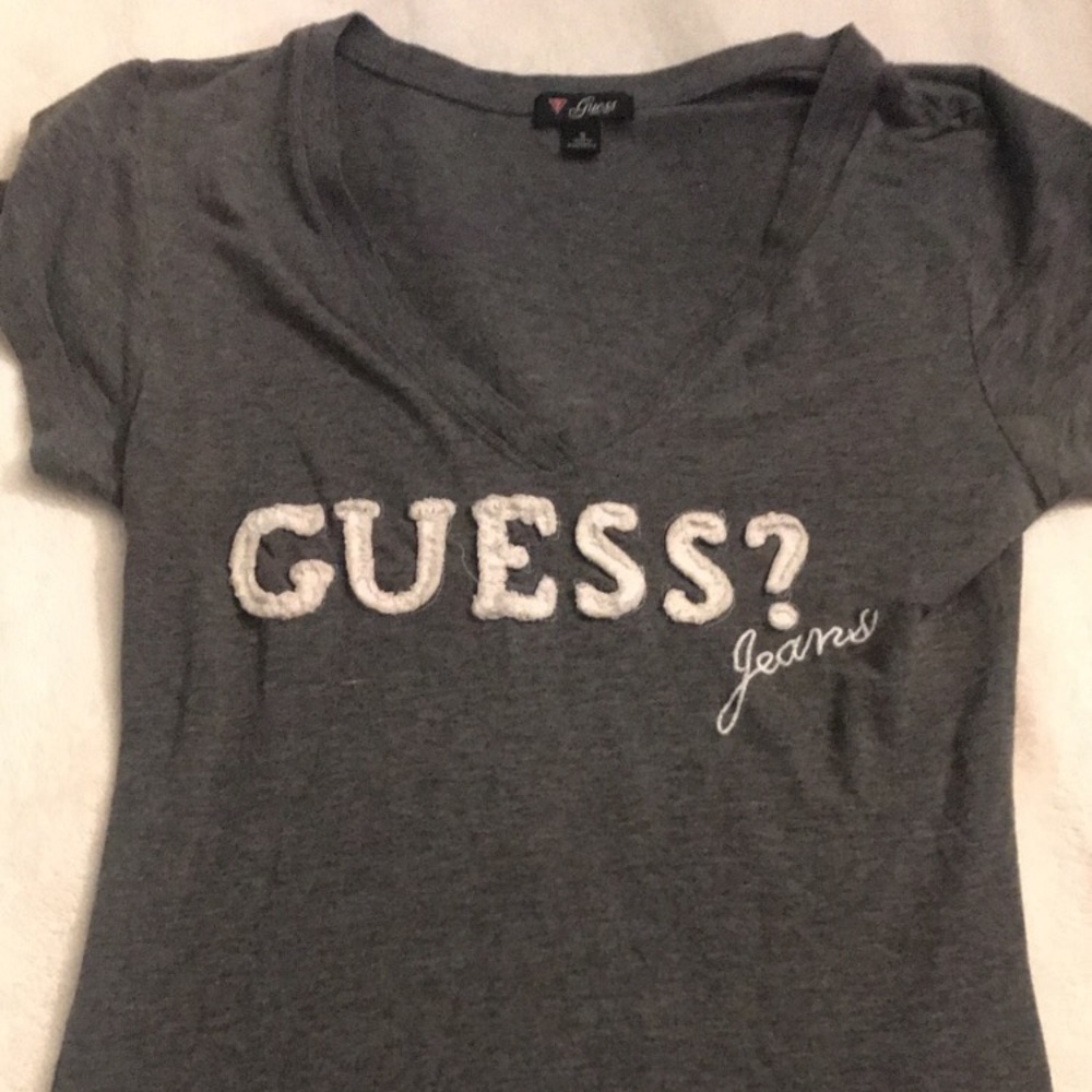 Guess v neck tee shirt size small